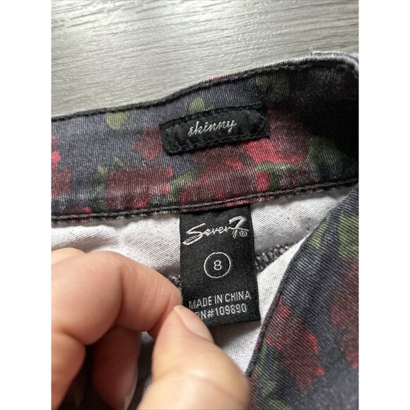 Seven7 Black legging jeans With Rose Pattern RN#109890 Size 8 Stretch Floral - Picture 3 of 8